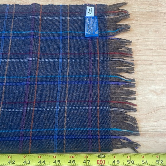 Vintage Pendleton Scarf Shawl 100% Virgin Wool Made in USA - Picture 3 of 5